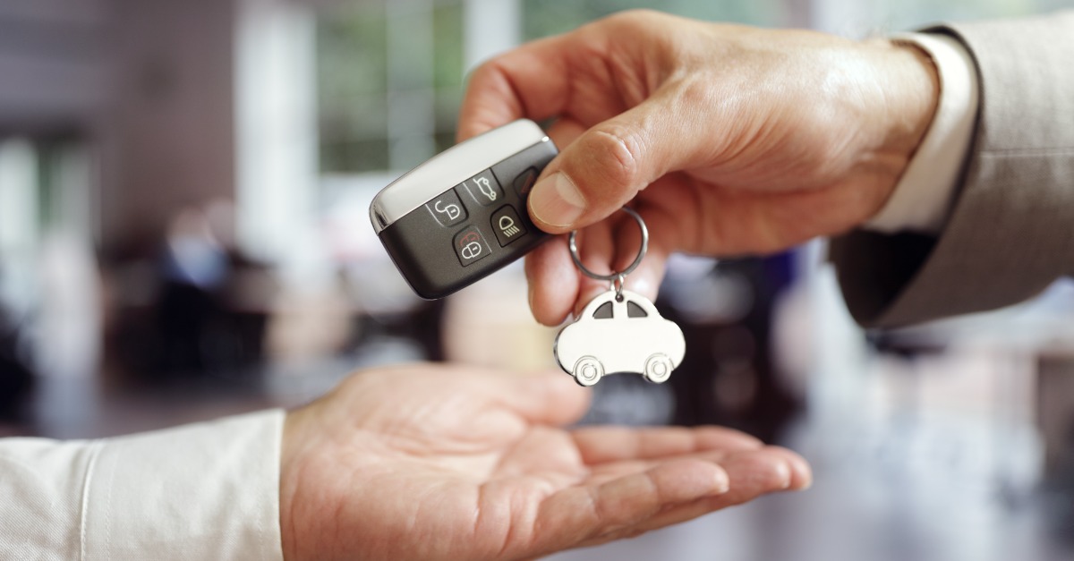 MIENTRAS LAS VENTAS DE VEHÍCULOS LIVIANOS AUMENTAN, LAS DE MENORES Y PESADOS CAEN