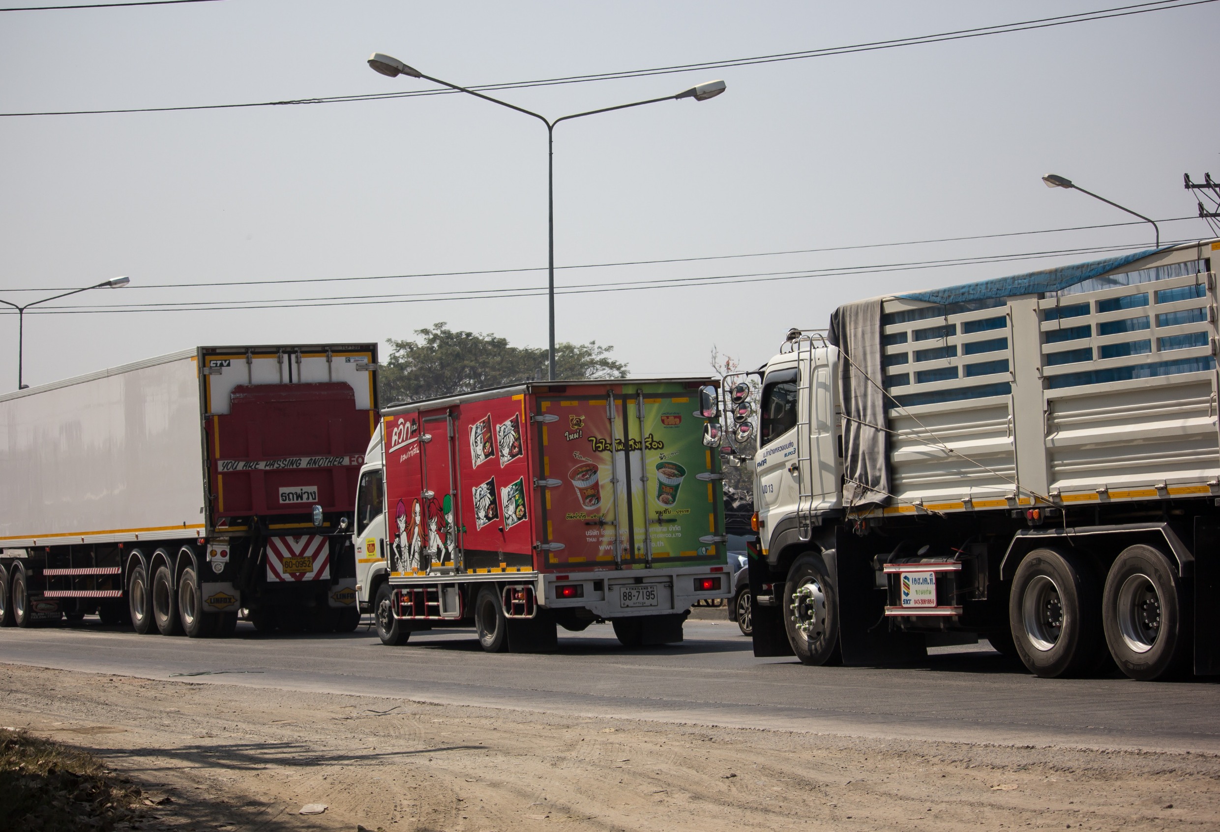 FLUJO VEHICULAR  DE VEHÍCULOS PESADOS SE DESACELERA EN ABRIL POR DIVERSOS FACTORES