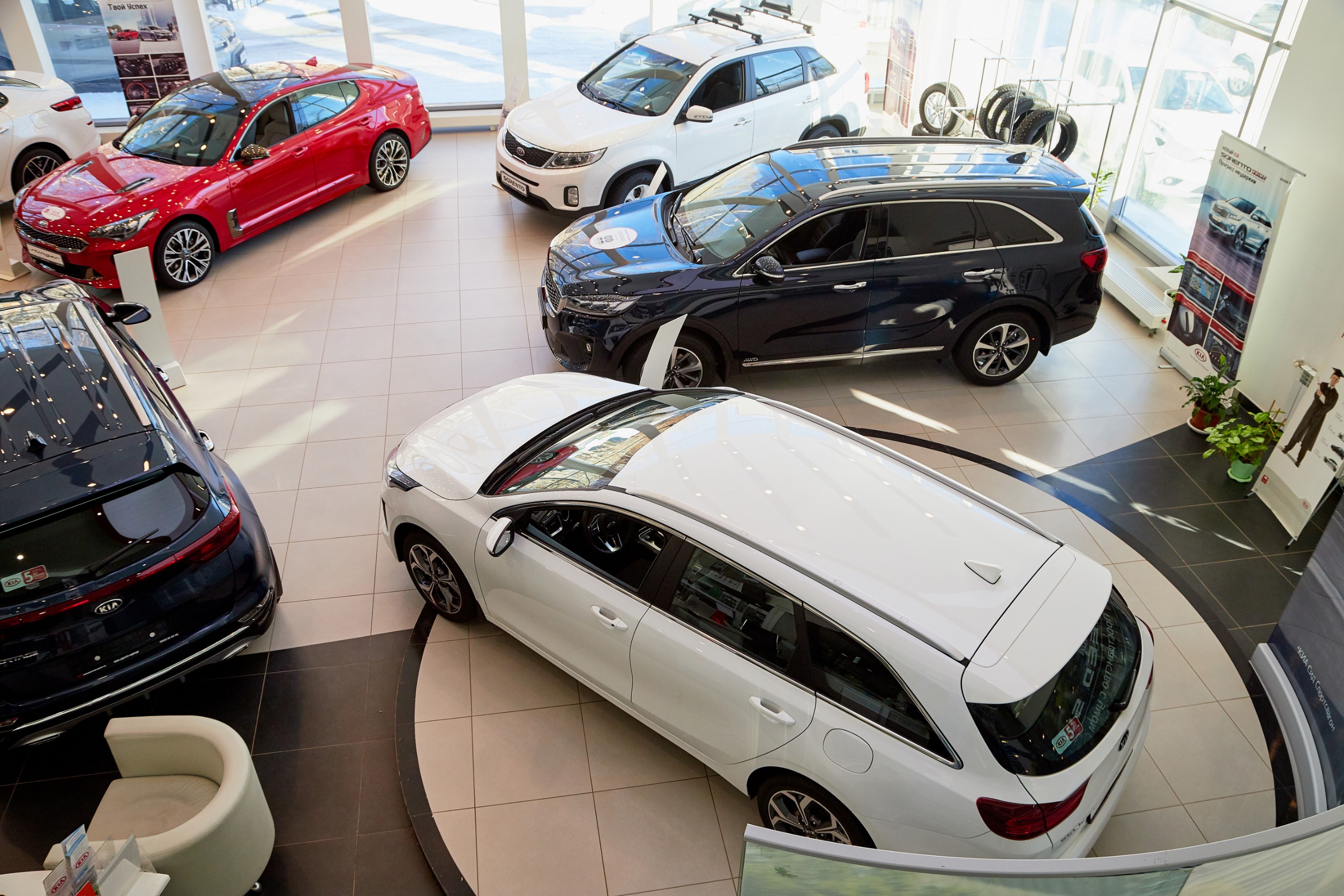 COMERCIALIZACIÓN DE VEHÍCULOS LIVIANOS SE MANTIENE EN ALZA MIENTRAS PESADOS Y MENORES DECLINAN