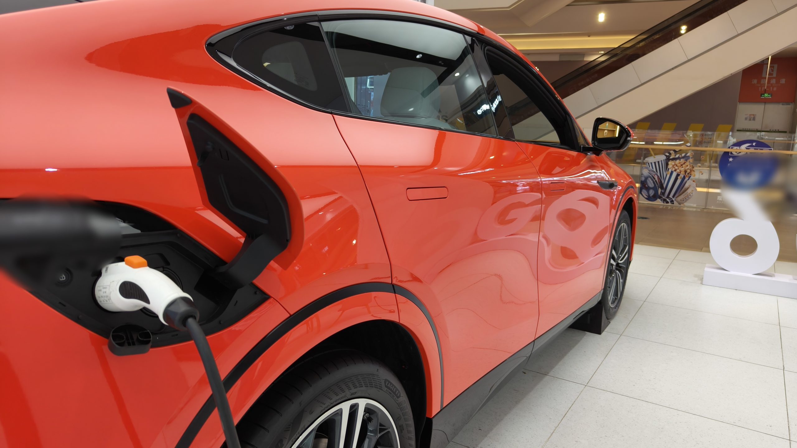 CERCA DE CERRAR EL 2023: SE HAN VENDIDO MÁS DE 4,000 VEHÍCULOS ELECTRIFICADOS EN EL PERÚ