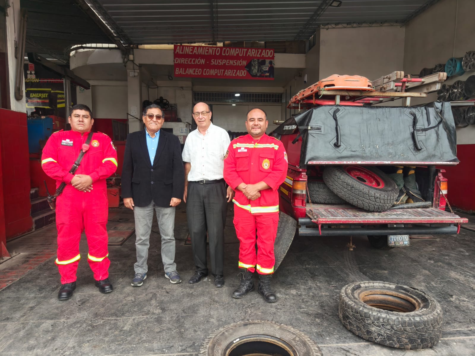 GREMIO AUTOMOTOR DONÓ A COMPAÑÍA DE BOMBEROS NEUMÁTICOS PARA VEHÍCULOS DE EMERGENCIA