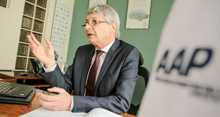 ¿HASTA CUÁNDO PERMITIREMOS QUE LOS CAMIONES DOMINEN EL CARRIL IZQUIERDO?