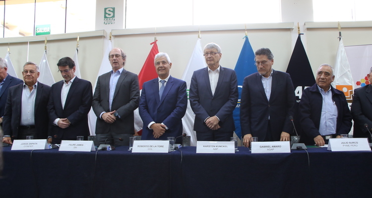 GREMIOS EMPRESARIALES EXIGEN SOLUCIONES PROFUNDAS ANTE CRISIS POLÍTICA